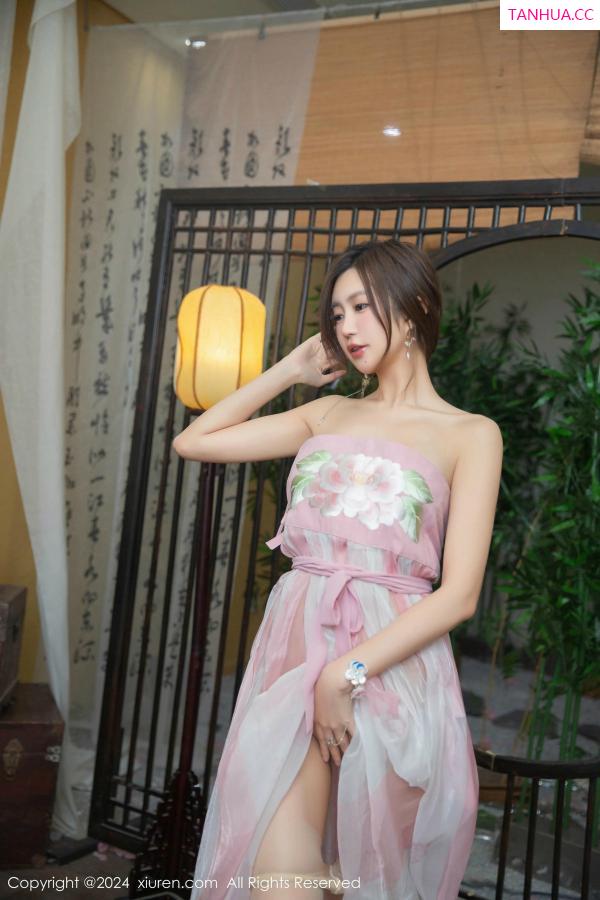 綺裡嘉 绮里嘉 [XiuRen]高清写真图 2024.11.20 No.9475 绮里嘉ula 古风美腿第25张图片
